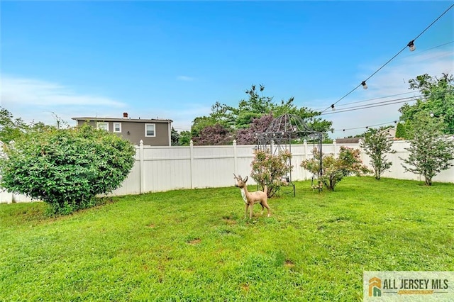 77 Navesink Ave, Middletown, NJ 07748 - view of yard