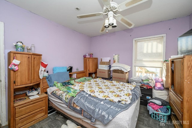 bedroom featuring ceiling fan