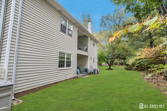 31 Hanover Sq, Middlesex, NJ 08846 - view of green lawn