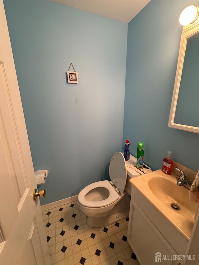 32 Gere Pl, Fanwood, NJ 07023 - bathroom featuring vanity and toilet