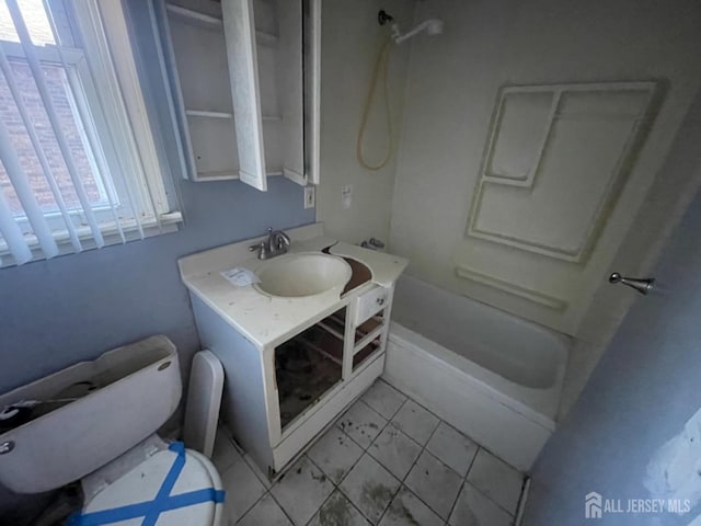 full bathroom with a healthy amount of sunlight, vanity, toilet, and shower / bathtub combination