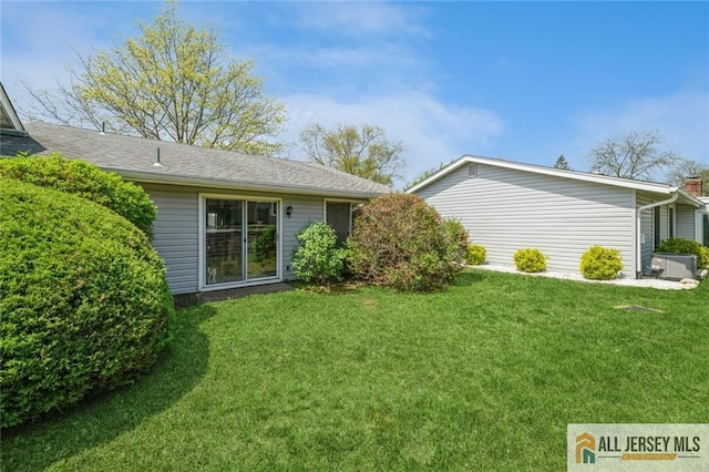 159 Pitman Rd Unit C, Monroe, NJ 08831 - back of property with a lawn