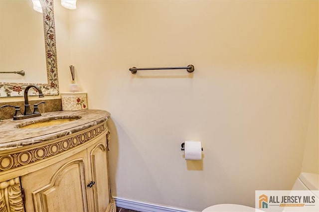 907 Maple Hill Dr Unit 907, Woodbridge Proper, NJ 07095 - half bath featuring toilet and vanity