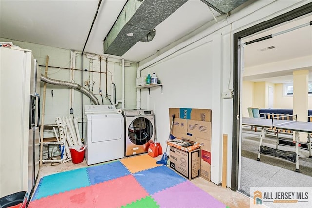 907 Maple Hill Dr Unit 907, Woodbridge Proper, NJ 07095 - washroom with washing machine and clothes dryer
