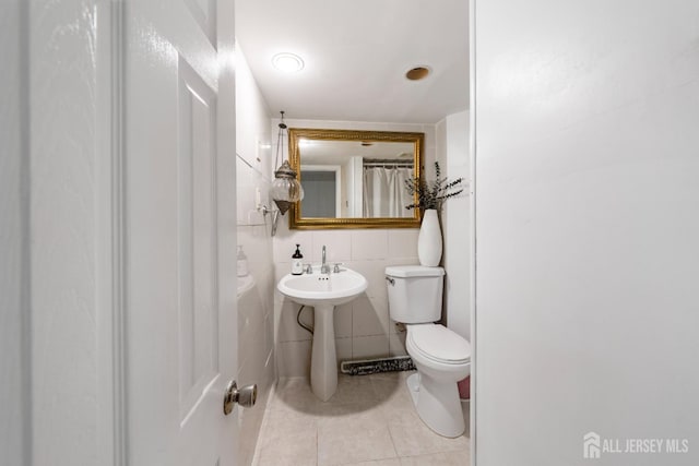 101 Weston Rd, Franklin, NJ 08873 - full bathroom with toilet and tile patterned flooring