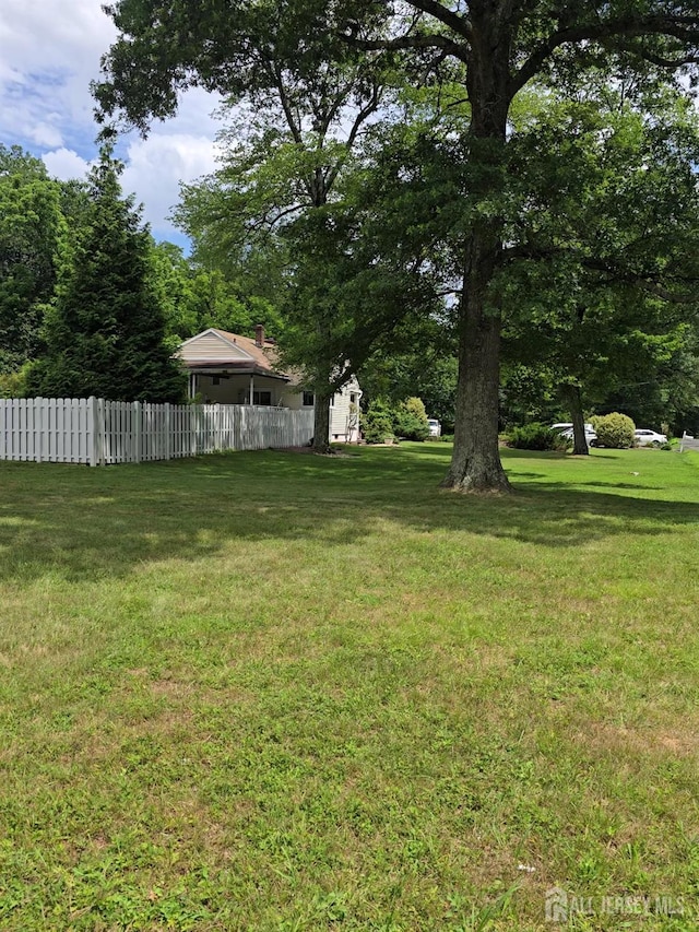 101 Weston Rd, Franklin, NJ 08873 - view of yard