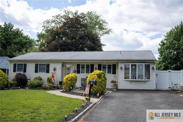 7 Cornell Rd, Old Bridge, NJ 08859 - ranch-style home featuring a gate
