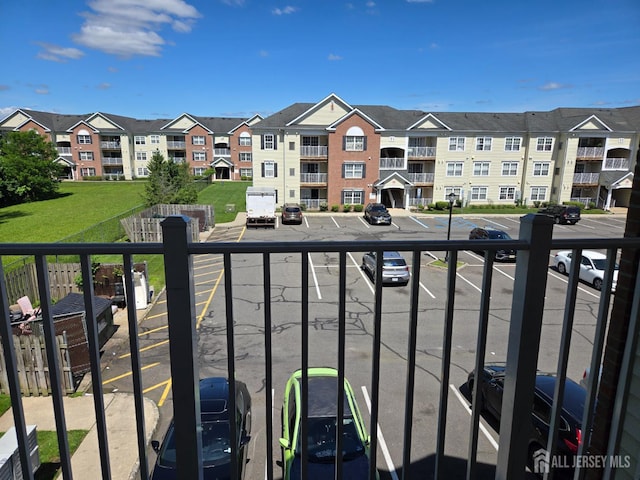 1338 Fernwood Ct, New Brunswick, NJ 08901 - view of balcony