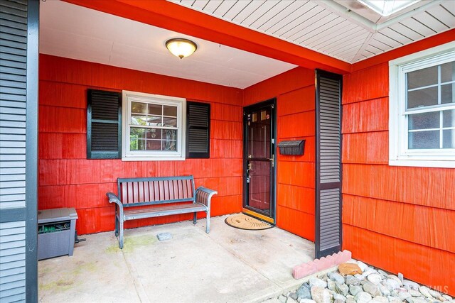 27 Landry Rd, Franklin Twsp, NJ 08873 - entrance to property featuring a porch