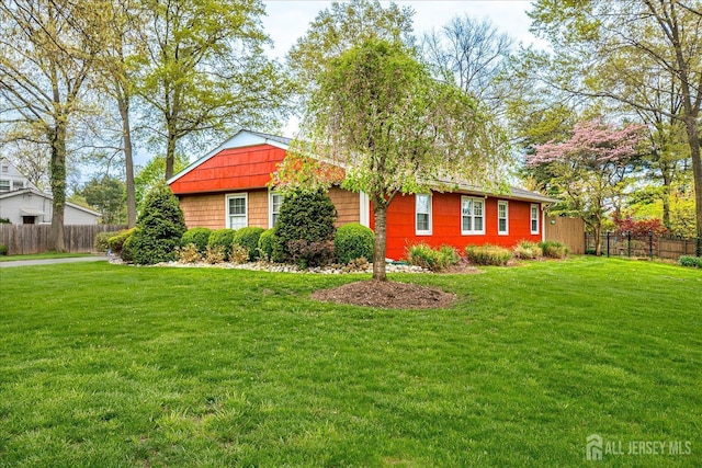 27 Landry Rd, Franklin Twsp, NJ 08873 - view of side of property