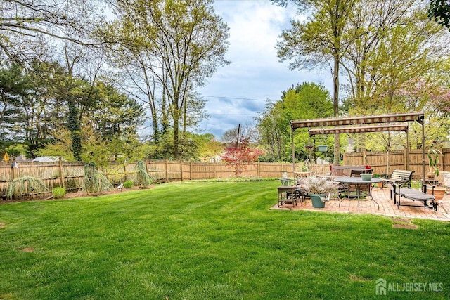 27 Landry Rd, Franklin Twsp, NJ 08873 - view of yard with a patio area