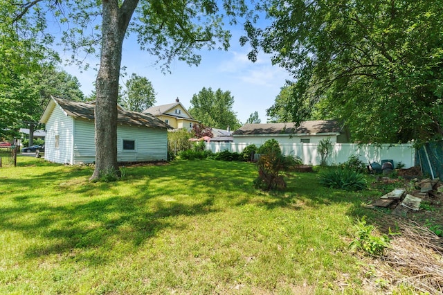 373 Rushmore Ave, Piscataway, NJ 08854 - view of yard