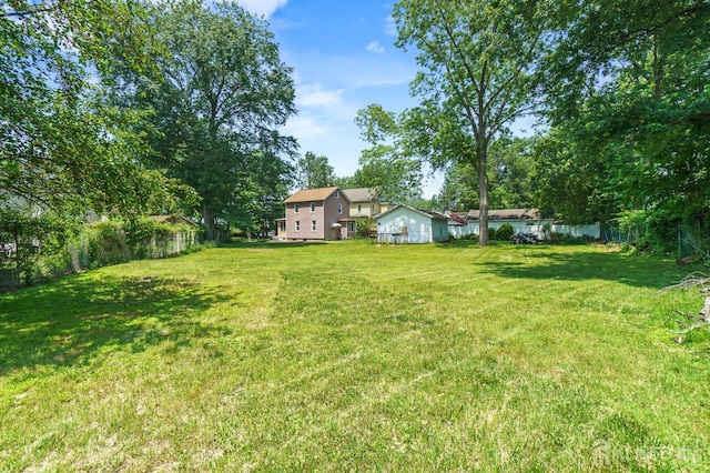 373 Rushmore Ave, Piscataway, NJ 08854 - view of fenced backyard