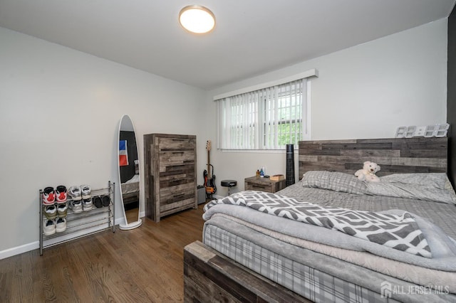 18 Chipper Dr, South Brunswick, NJ 08824 - bedroom with wood finished floors and baseboards