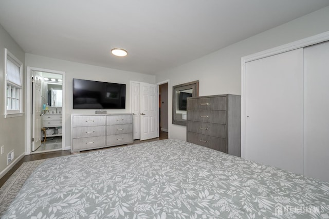 18 Chipper Dr, South Brunswick, NJ 08824 - bedroom featuring wood finished floors, ensuite bathroom, and a closet