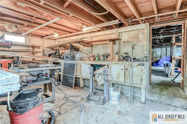 31 Lehigh Ave, Edison, NJ 08837 - basement featuring a workshop area