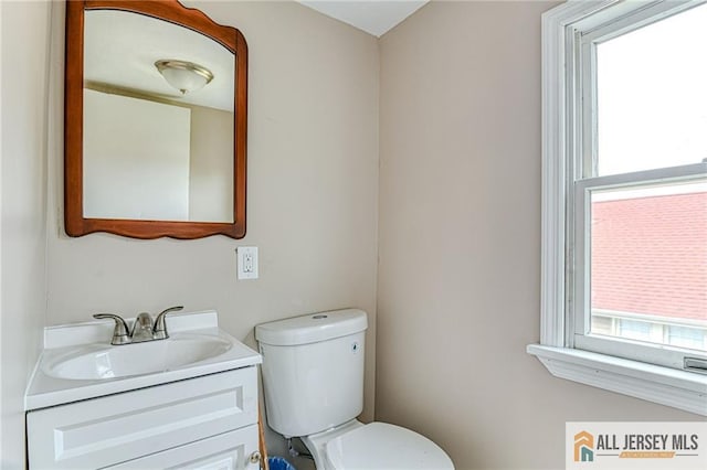 31 Lehigh Ave, Edison, NJ 08837 - bathroom featuring vanity and toilet