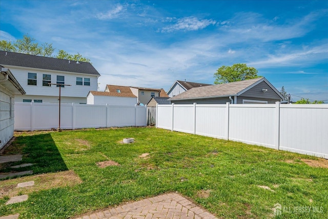137 Grand Ave, Iselin, NJ 08830 - view of yard