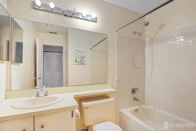 224 Pennsylvania Way N, Brunswick, NJ 08902 - bathroom with shower / tub combination and vanity