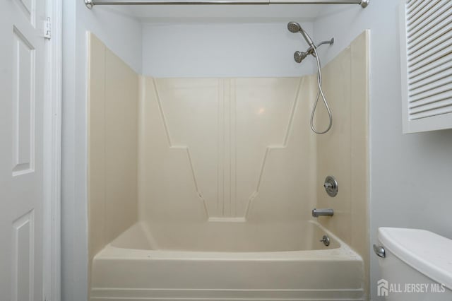 434 Lawrence St Unit 12, Perth Amboy, NJ 08861 - bathroom with washtub / shower combination and toilet