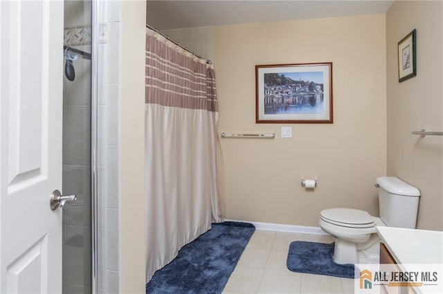 full bath with tile patterned flooring, toilet, vanity, baseboards, and a shower with curtain