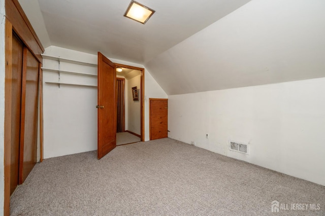 958 Apgar Ter, Rahway, NJ 07065 - additional living space with light carpet and vaulted ceiling