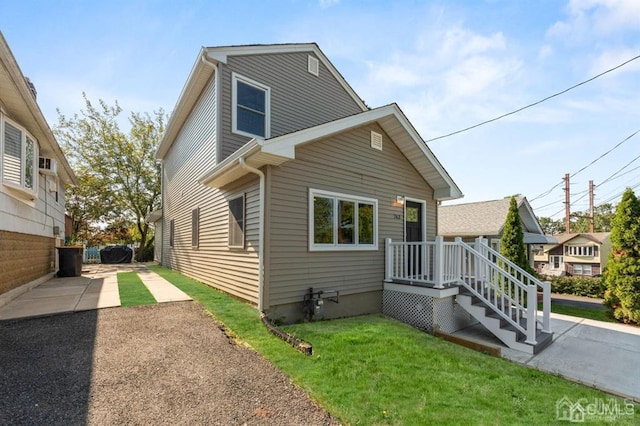 763 Prospect Ave, Old Bridge, NJ 08879 - view of front of home with a front yard