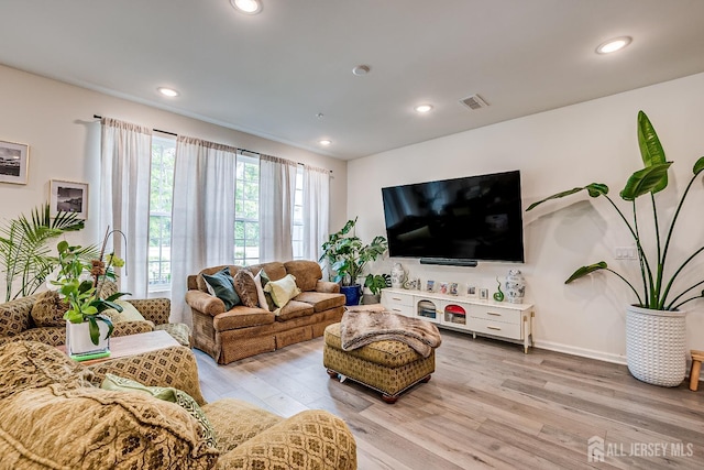 224 Park Ln, Dunellen, NJ 08812 - living room featuring light wood-type flooring, recessed lighting, and baseboards