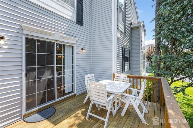 24 Hanna Ln, Old Bridge, NJ 08879 - deck with outdoor dining space