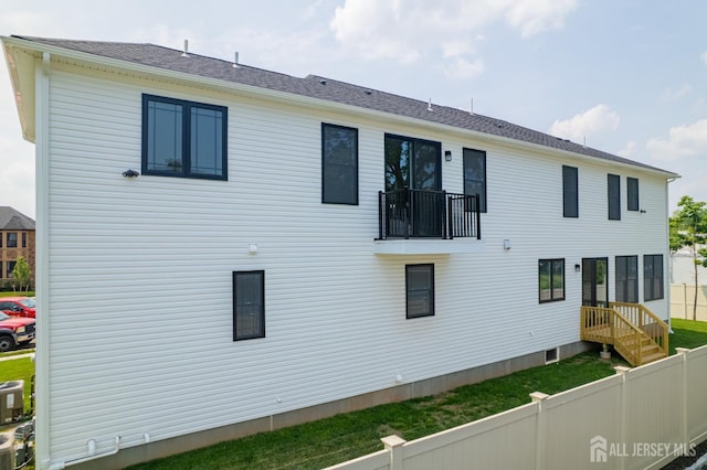 9 Links Dr, Edison, NJ 08820 - back of house featuring a balcony