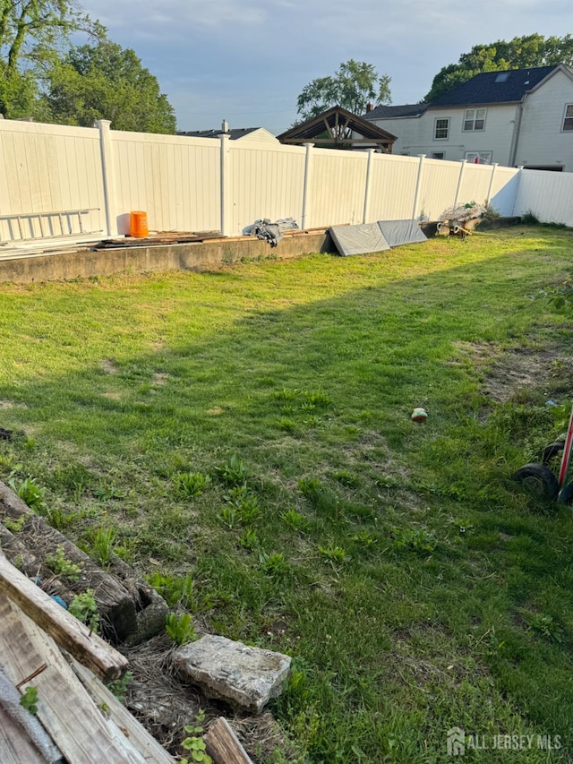 3350 E Washington Rd, Parlin, NJ 08859 - view of yard