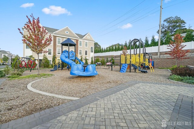 4 Arnold Dr Unit 5302, Wood-Ridge, NJ 07075 - view of community jungle gym