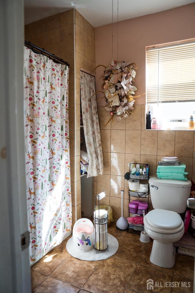 50 Heald St, Carteret, NJ 07008 - full bath featuring tile walls, a shower with curtain, and tile patterned flooring