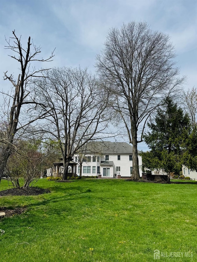 35 NE Bennett Rd, Old Bridge, NJ 07747 - view of green lawn