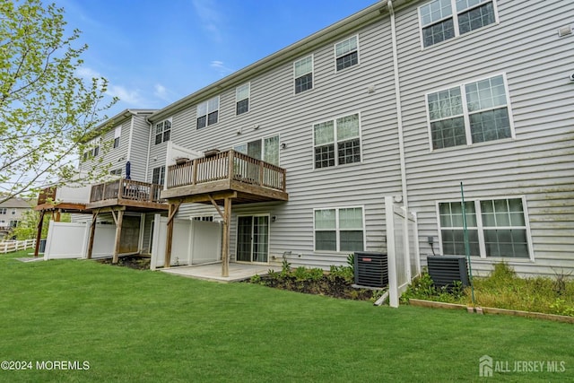 44 Begonia Ln, Monroe, NJ 08831 - back of house with a lawn, a patio area, and a deck