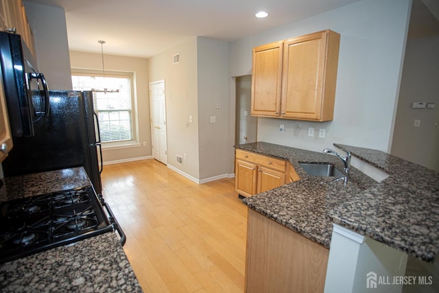 247 Springmeadow Way, Monroe, NJ 08831 - kitchen featuring a sink, light wood finished floors, baseboards, dark stone counters, and recessed lighting