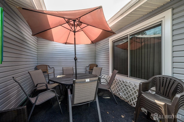 109-B Hemlock Plz, Monroe, NJ 08831 - view of patio / terrace with outdoor dining area