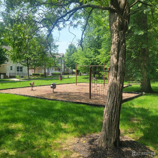 23 Forest Dr, Piscataway, NJ 08854 - photo 13
