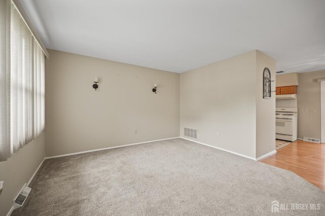 10 Nebraska Dr, Old Bridge, NJ 07747 - photo 3
