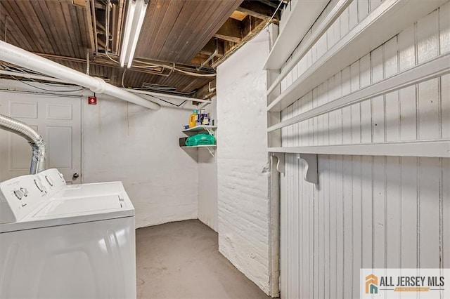 laundry room featuring laundry area and independent washer and dryer