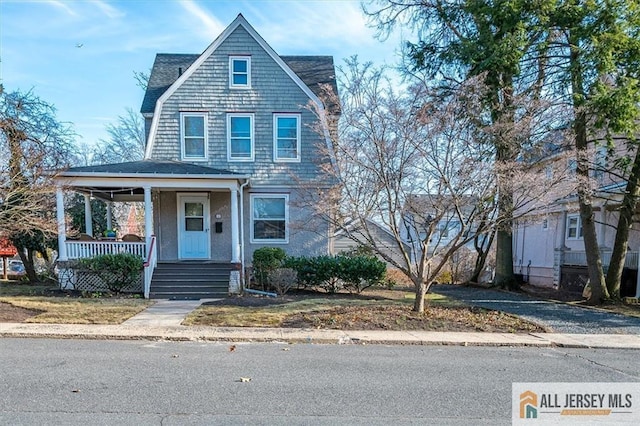 view of front of property featuring a porch