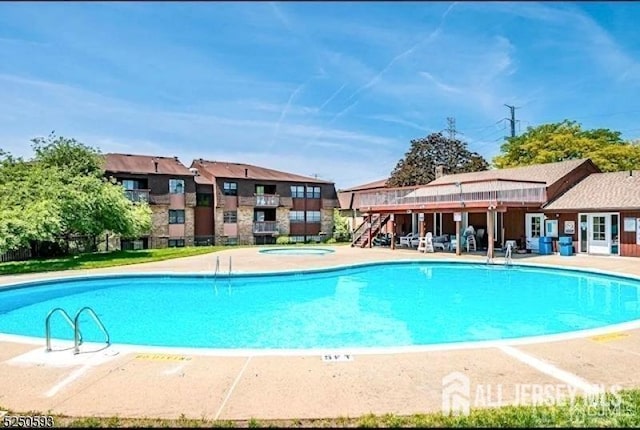 89 Golden Sq, Woodbridge Proper, NJ 07095 - community pool with a patio