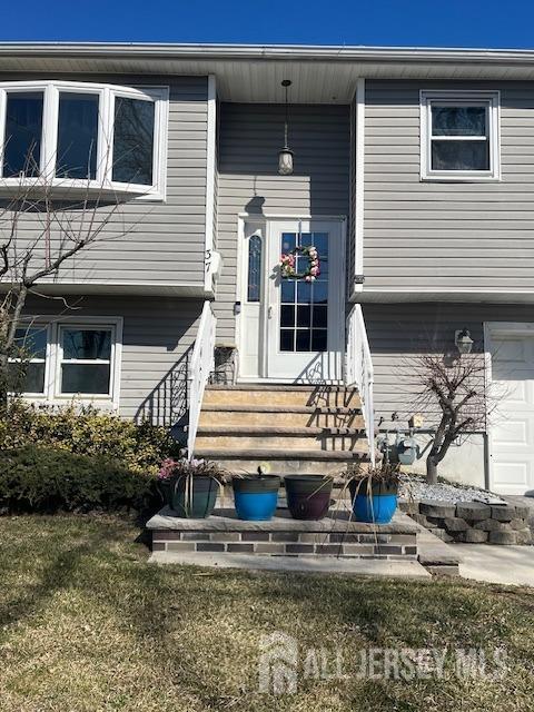 37 Kearney Ave, Keyport, NJ 07735 - property entrance