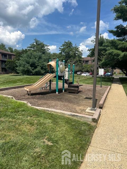 1214 Country Mill Dr, East Windsor, NJ 08512 - photo 3