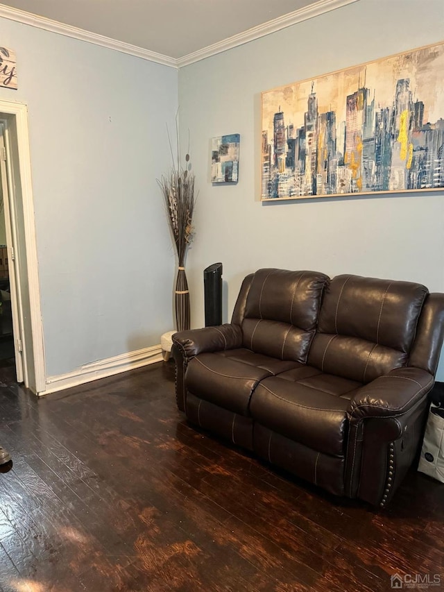 living room with baseboards, dark wood-style flooring, and crown molding