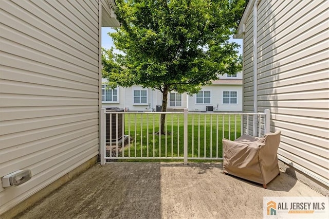 6503 Schindler Dr, South Brunswick, NJ 08852 - view of patio