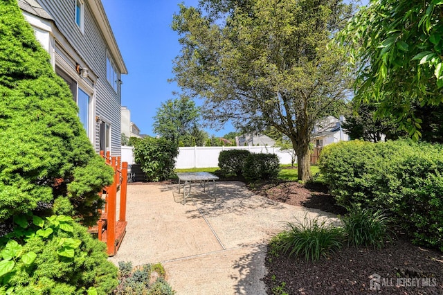 38 Silver Holw, North Brunswick, NJ 08902 - view of patio / terrace