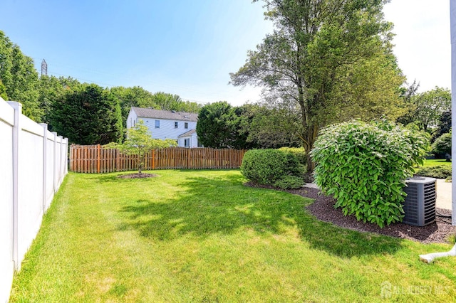 38 Silver Holw, North Brunswick, NJ 08902 - view of yard featuring central AC