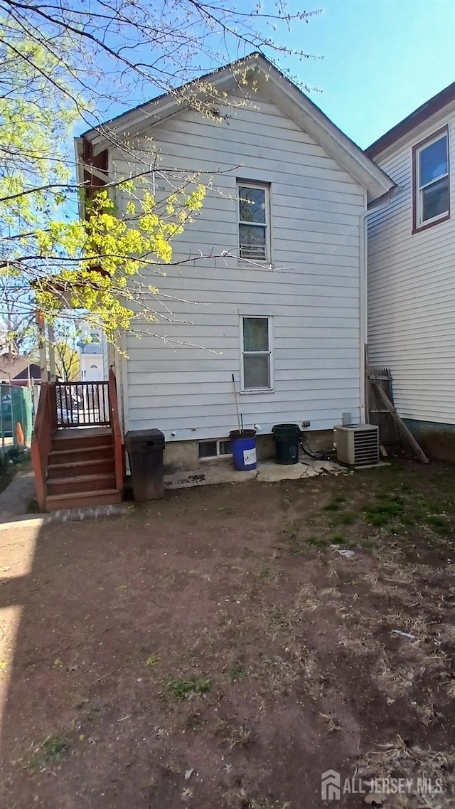 154 Townsend St, New Brunswick, NJ 08901 - rear view of house