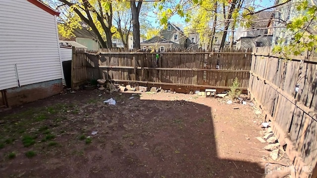 154 Townsend St, New Brunswick, NJ 08901 - fenced backyard with a residential view
